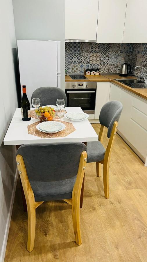 Kristi Apartments 02 Тирана Экстерьер фото