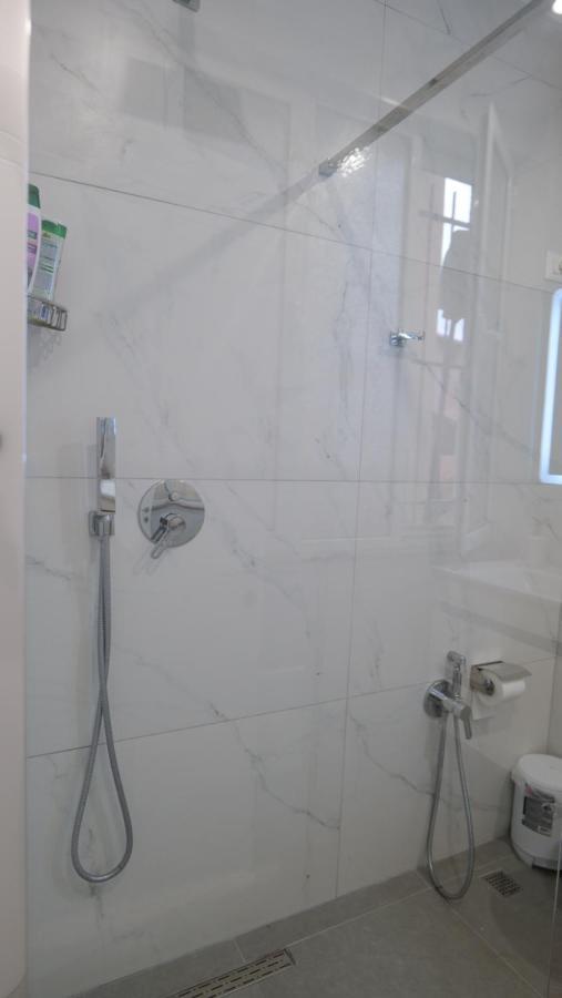 Kristi Apartments 02 Тирана Экстерьер фото