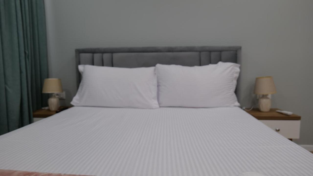 Kristi Apartments 02 Тирана Экстерьер фото